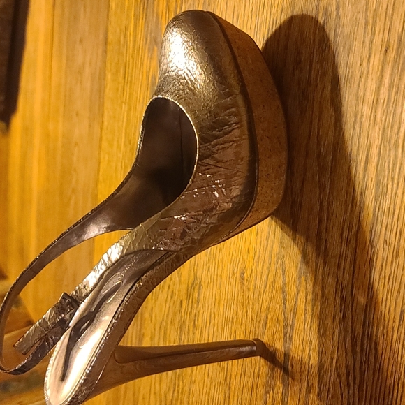 Jessica Simpson heels metallic silver size 9 - Picture 2 of 4